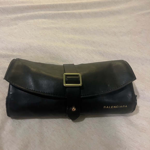 BALENCIAGA authentic brown and tan sunglasses with “B” logo on sides - Picture 6 of 8